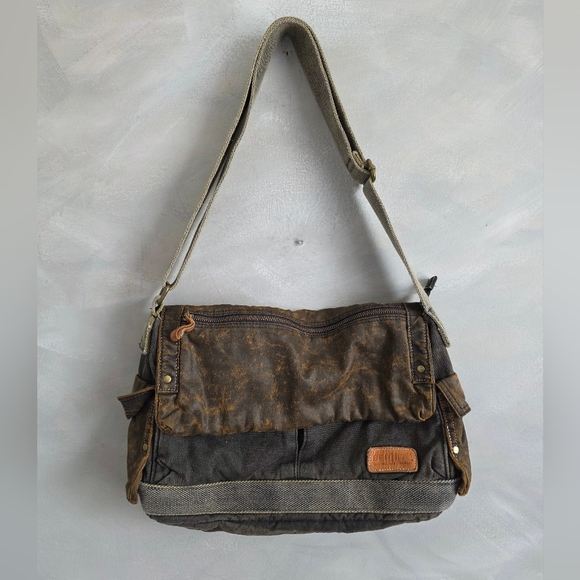 BED STU Black WAXED CANVAS Brown Grey HAWKEYE Crossbody MESSENGER Oil Slick BAG - Picture 1 of 13